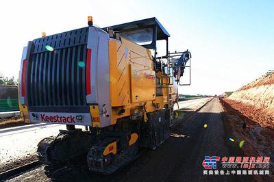 實(shí)力擔(dān)當(dāng) 凱斯特F6銑刨機(jī)參建包茂高速包頭至東勝段改擴(kuò)建工程