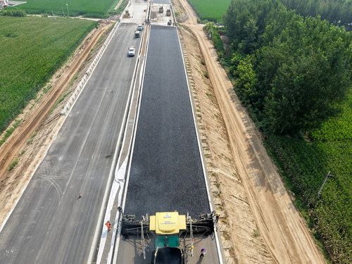 德州兩條高速公路建設取得新進展，公路與路面工程穩(wěn)步推進